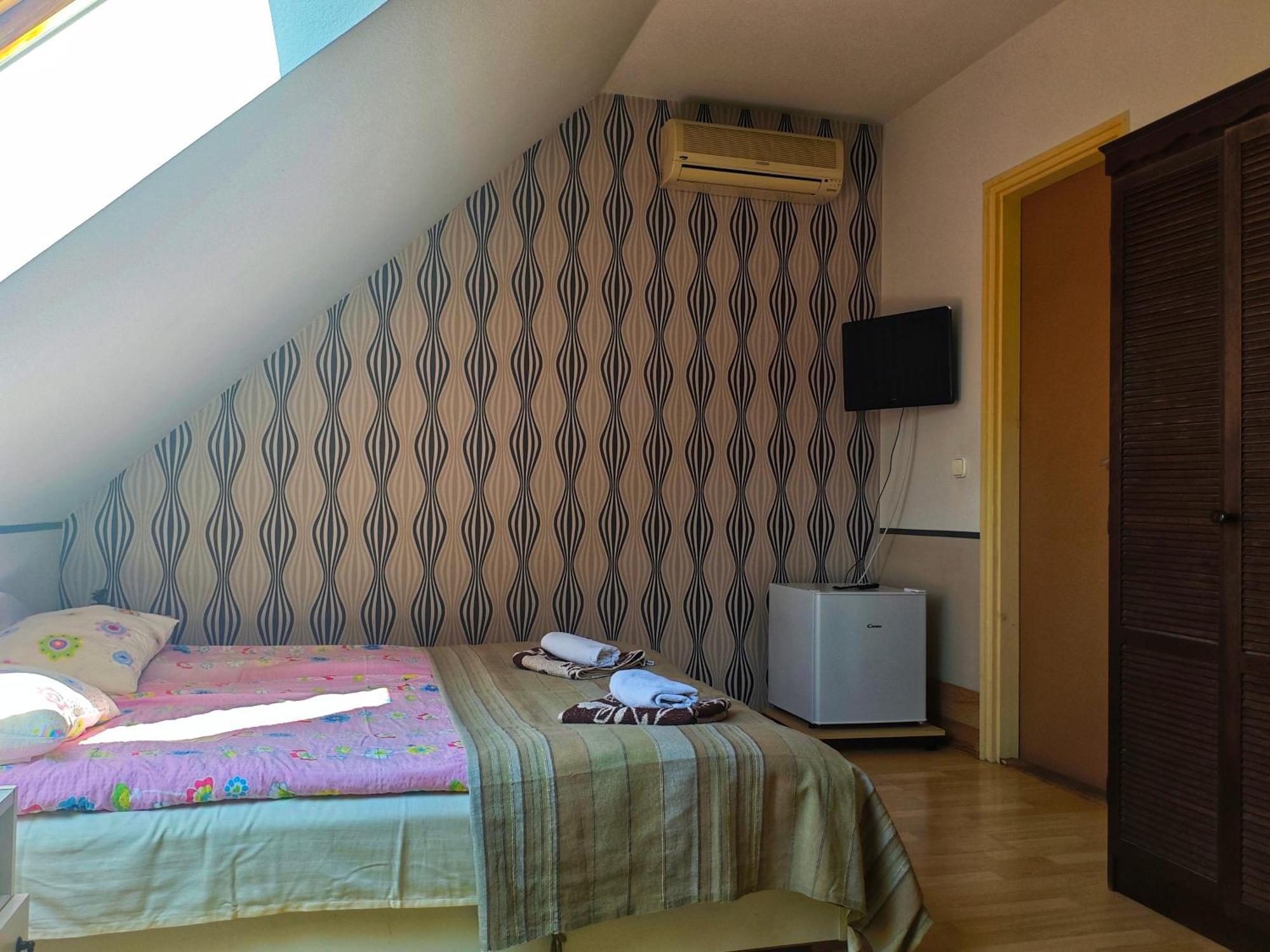 Illés Vendégház Keszthely Esterno foto