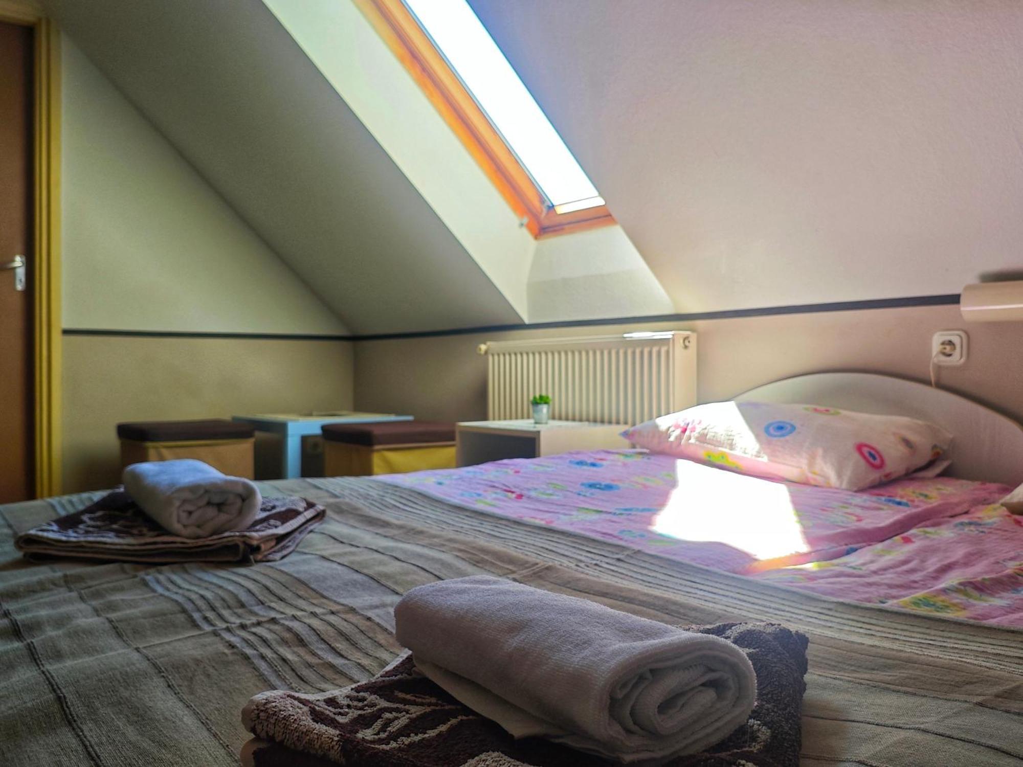 Illés Vendégház Keszthely Esterno foto
