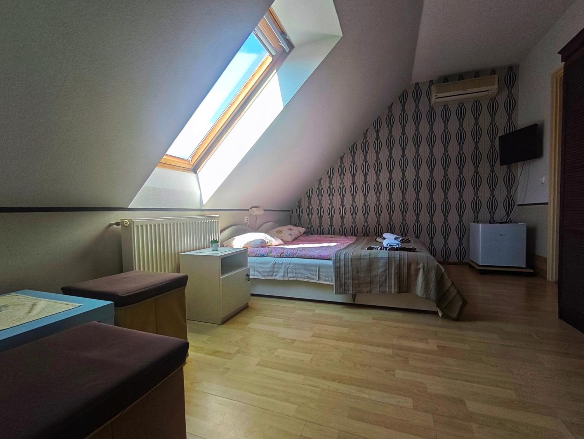Illés Vendégház Keszthely Esterno foto