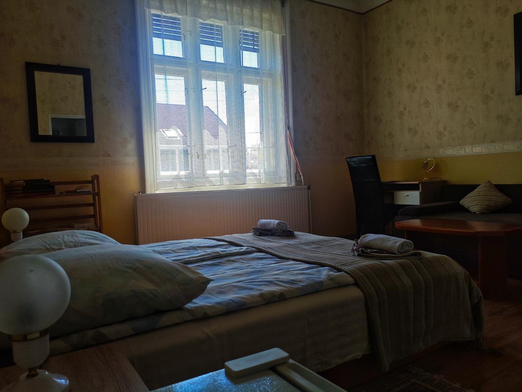 Illés Vendégház Keszthely Esterno foto