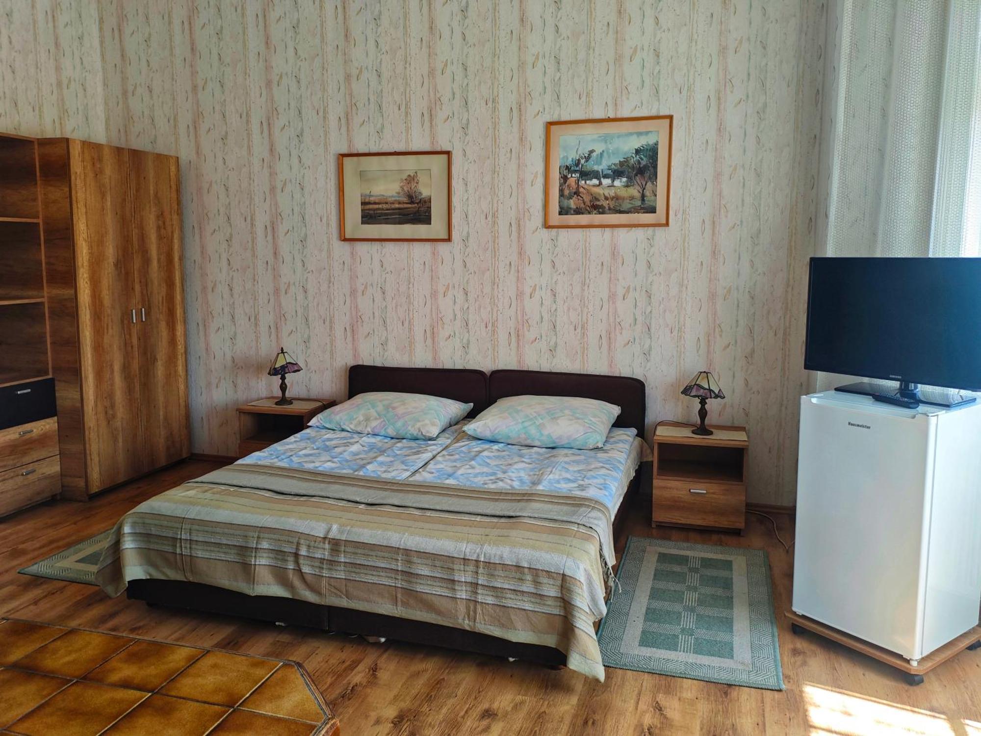 Illés Vendégház Keszthely Esterno foto