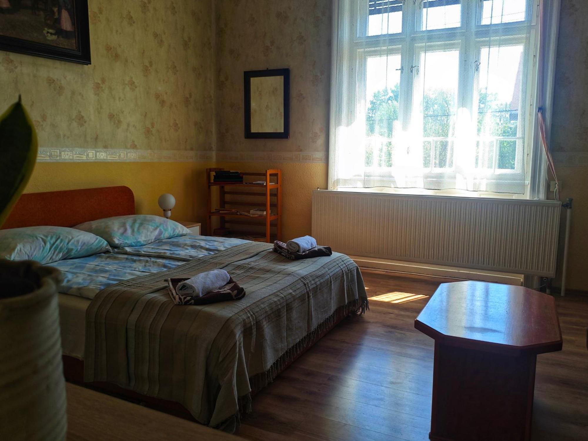Illés Vendégház Keszthely Esterno foto