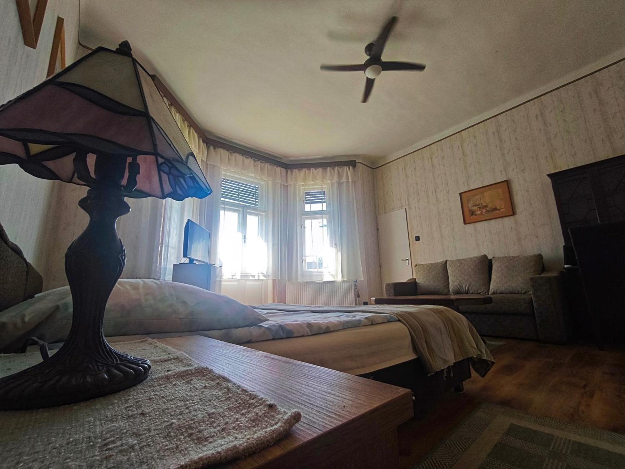 Illés Vendégház Keszthely Esterno foto