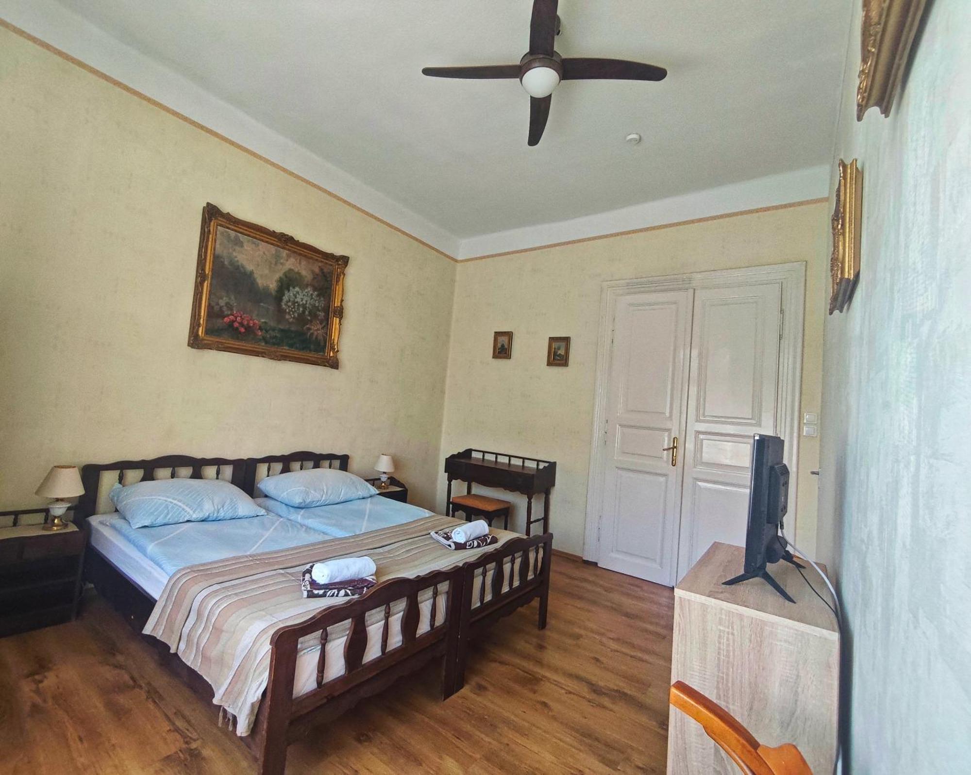 Illés Vendégház Keszthely Esterno foto