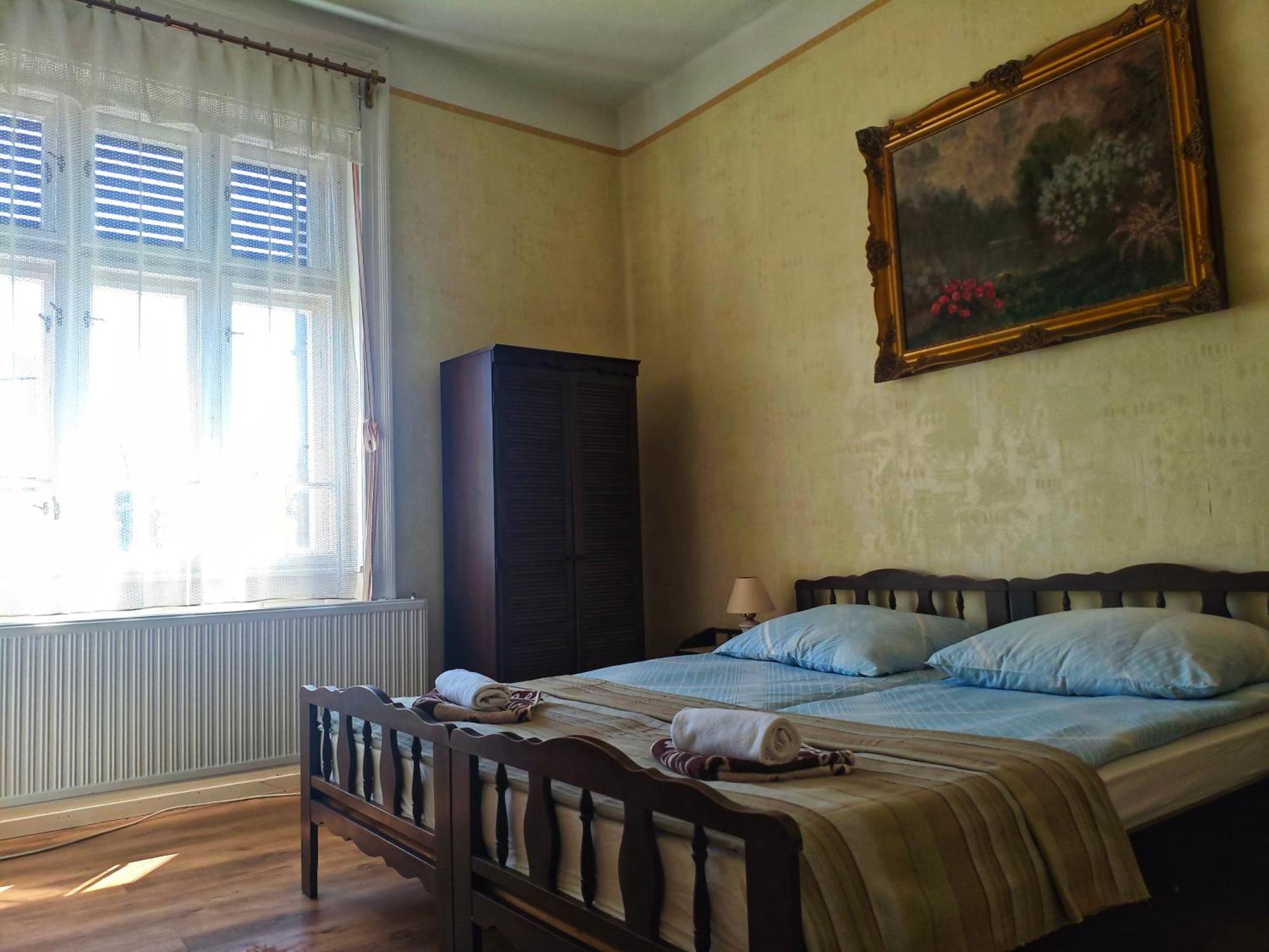 Illés Vendégház Keszthely Esterno foto