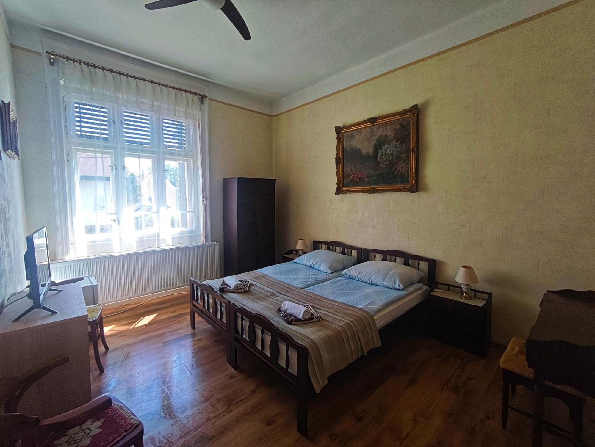 Illés Vendégház Keszthely Esterno foto