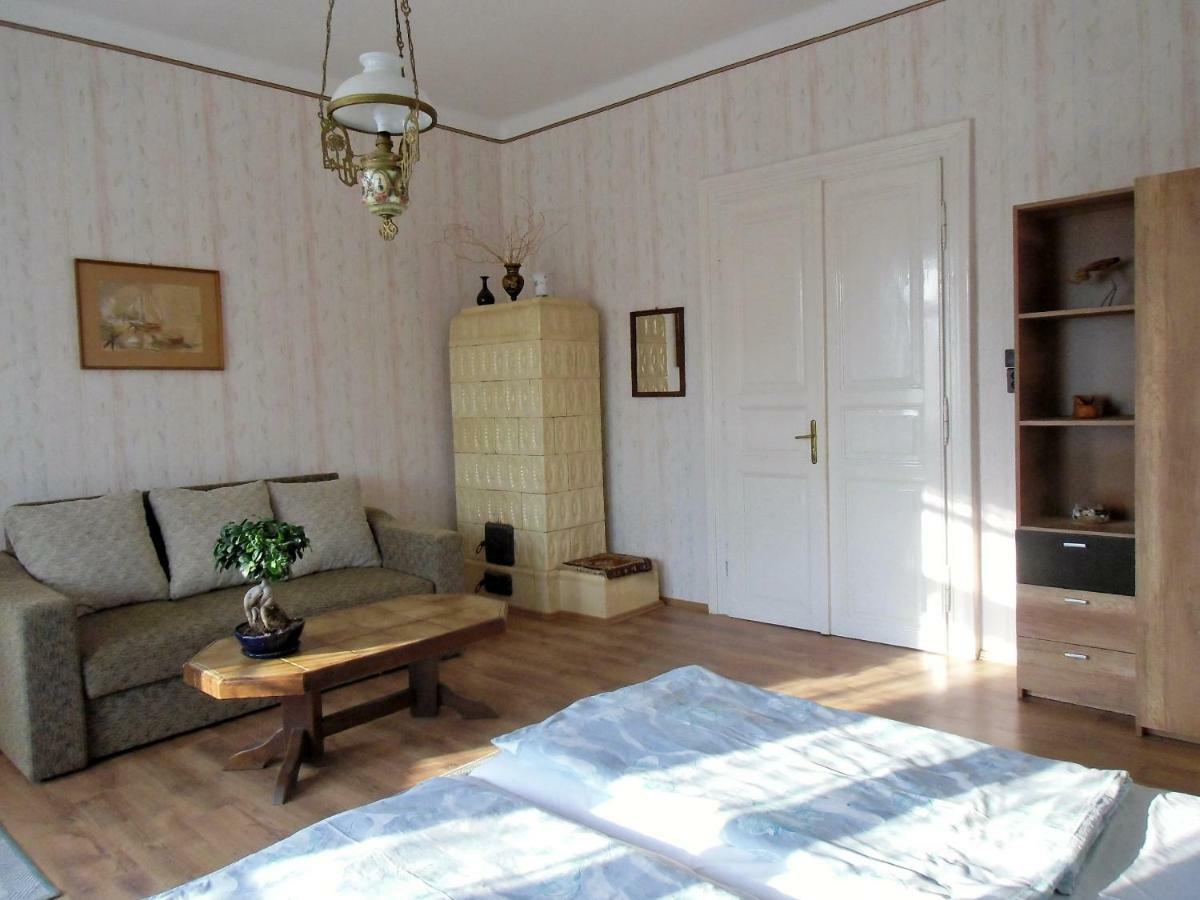 Illés Vendégház Keszthely Esterno foto